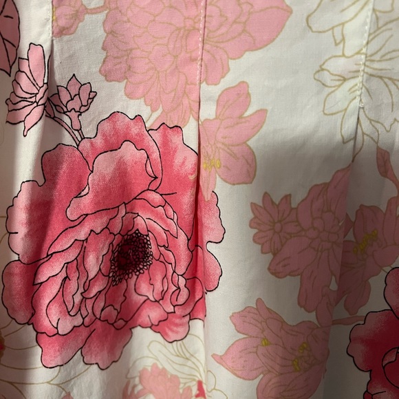 A Reitmans floral skirt in size 8 petites - Picture 5 of 7